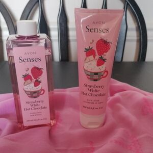 Avon Senses Strawberry White Hot Chocolate Body Wash Set